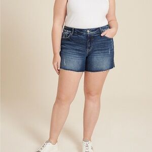 KanCan Dark High Rise Frayed Hem 4in Short